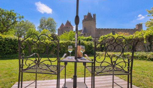 Deluxe Double Room with Castle View