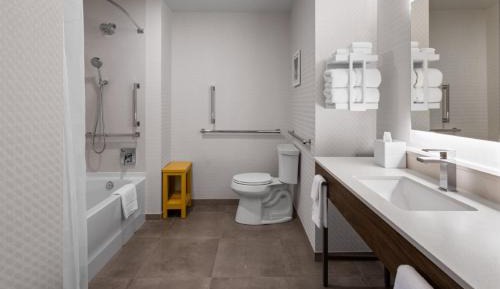 Queen Room with Two Queen Beds - Mobility and Hearing Access/Non-Smoking