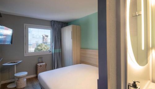 Standard Double Room with one Queen Bed