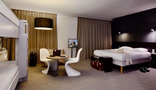 Junior Suite with One Double Bed and Two Single Beds