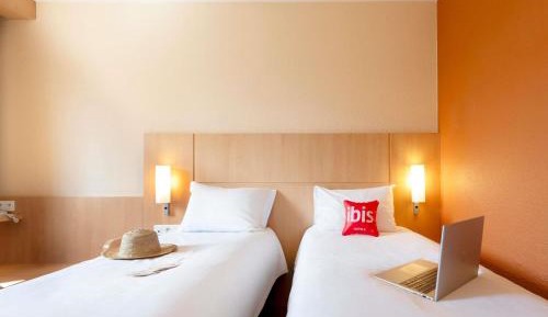 Standard Room with Two Single Beds