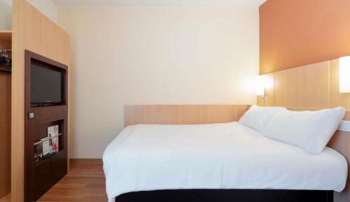Single Room with Double Bed