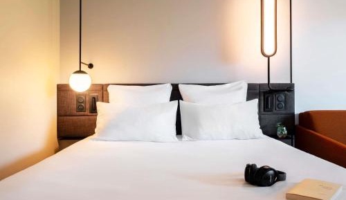 Queen Room with Sofa Bed