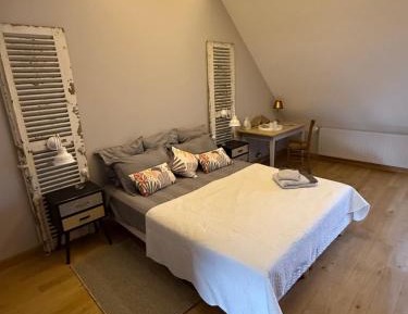 Deluxe Room (2 Adults + 1 Child)