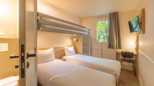 Standard Twin Room with One Bunk Bed