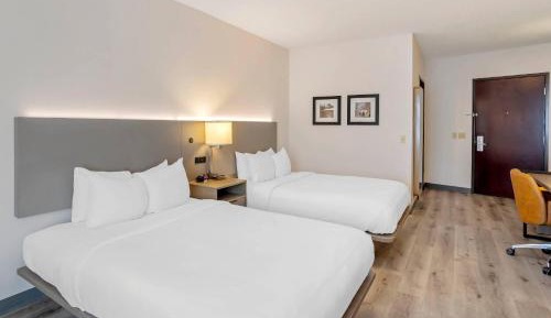 Queen Room with Two Queen Beds - Non-Smoking