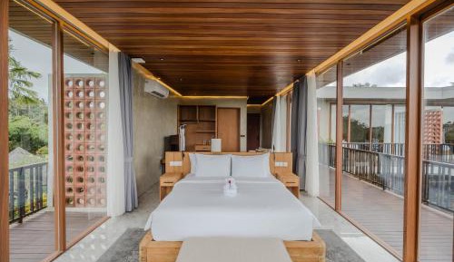 Suite with Jungle View