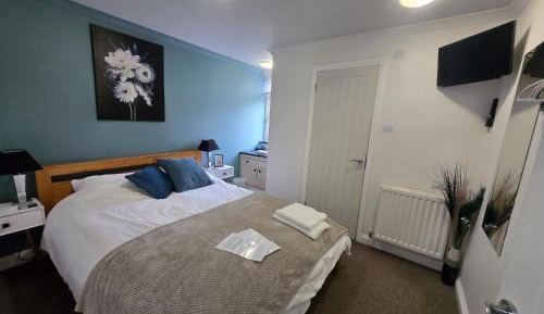 Double Room with Private Bathroom