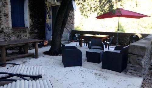 One-Bedroom Apartment with Garden View