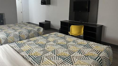 Queen Room with Two Queen Beds - Non-Smoking