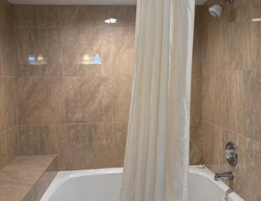 King Room with Spa Bath