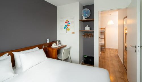 Family Room with One Queen Bed and One Bunk Bed - Non-Smoking