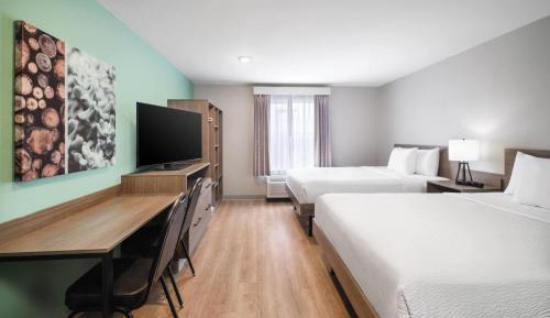 Queen Room with Two Queen Beds, Mobility Access and Bathtub with Grab Bars, Non-Smoking