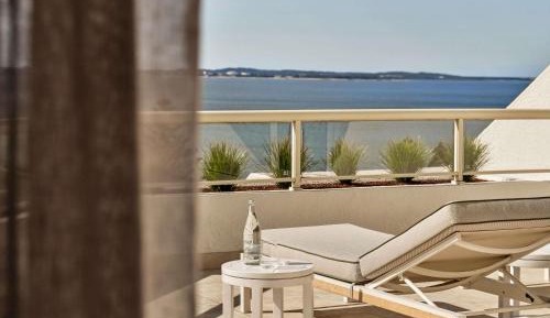 Terrace King Suite with Bay View