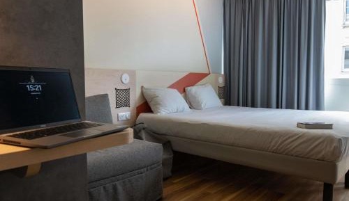 Standard Double Room with One Double Bed and Sofa