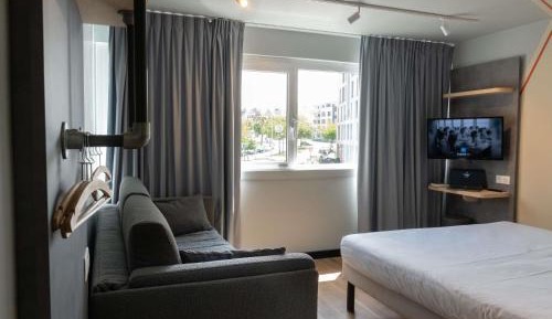 Standard Double Room with Sofa Bed - Disability Access
