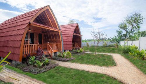 Bungalow with Garden View