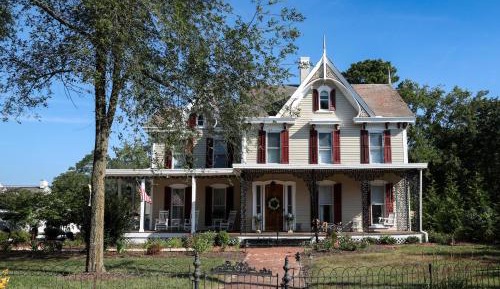 Single Room with Private Bathroom