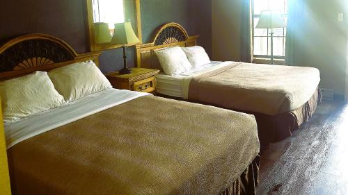Superior Queen Room with Two Queen Beds - Non-Smoking