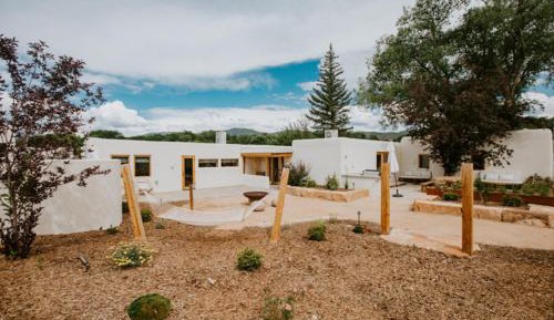 Adobe House 3bdrm Suite