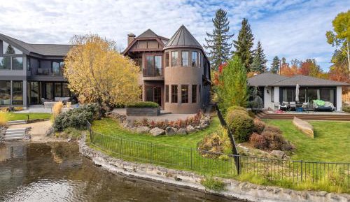 Three-Bedroom Vacation Home 