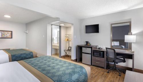 Queen Room with Two Queen Beds - Non-Smoking
