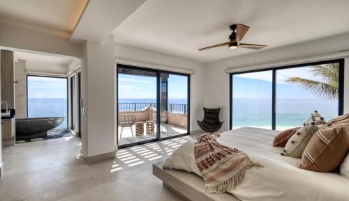 Four-Bedroom Luxury Apartment