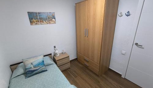 Standard Single Room with Shared Bathroom