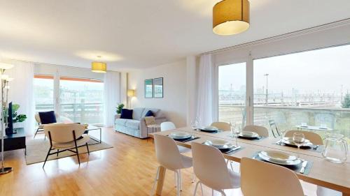 Three-Bedroom Apartment with Balcony