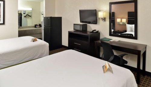 Queen Room with Two Queen Beds - Non-Smoking