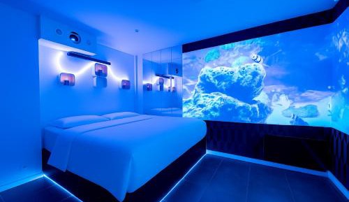 Apartment with Shower