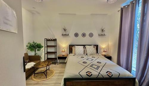 Deluxe Double Room with Shower