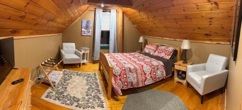 Suite with Mountain View