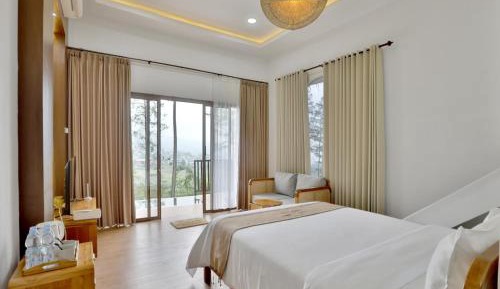 Queen Room with Garden View