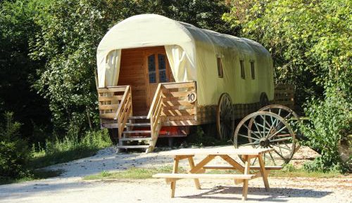 Wooden Caravan (4 Adults) 