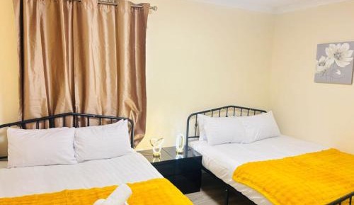 Quadruple Room with Shared Bathroom