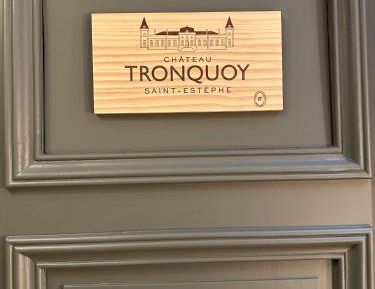 Chateau Tronquoy-Double-Prestige-Salle d'eau-Vue sur la rivière