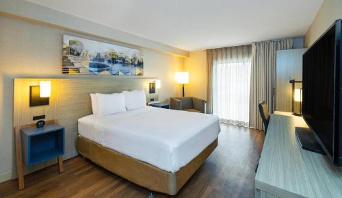 Superior King Room - Non-Smoking