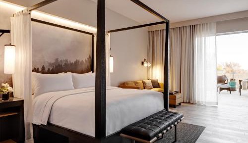 Archer King Suite with Balcony and Fireplace