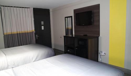 Queen Room with Two Queen Beds - Non-Smoking