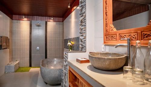 Two-Bedroom Villa with Private Pool and Kitchen 