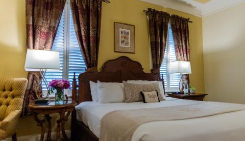 Standard Queen Room