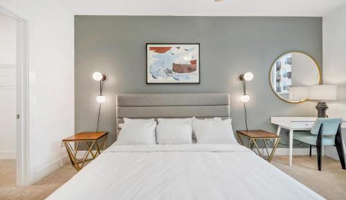 One-Bedroom Apartment with Balcony