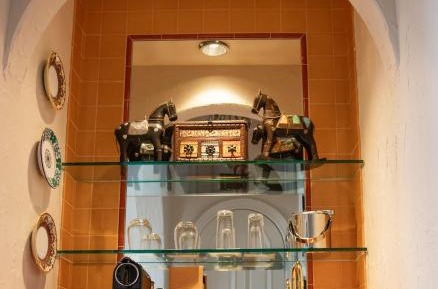 Mediterranean Estate Guestroom