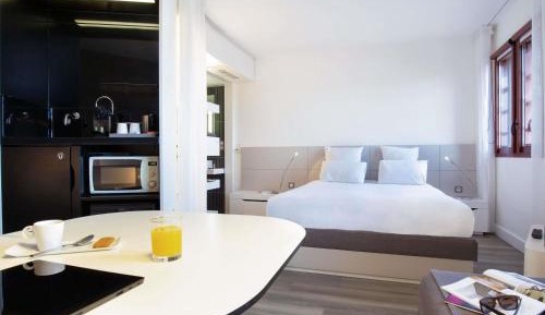Superior Suite with One Double Bed and One Single Bed
