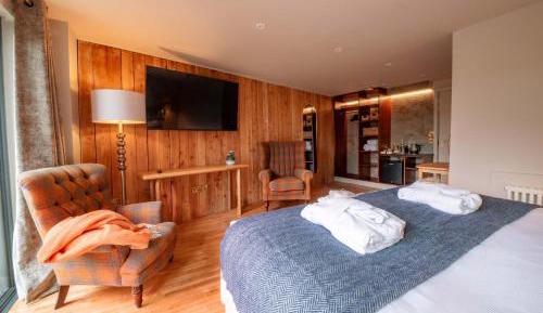 Deluxe Double or Twin Room with Balcony