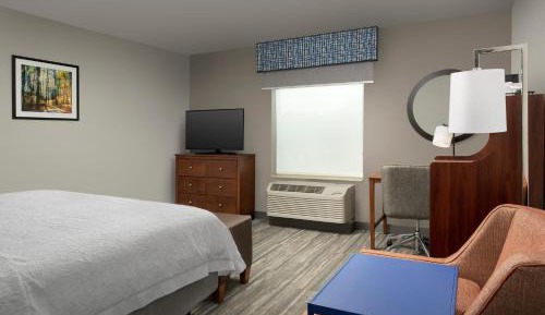 King Room - Hearing Accessible/Non-Smoking with Tub