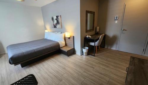 Queen Room