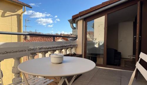 One-Bedroom Apartment with Terrace