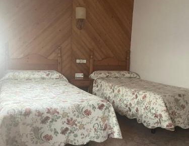 Twin Room with Bath